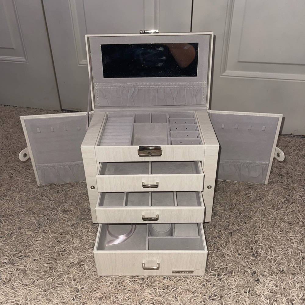 jewelry box